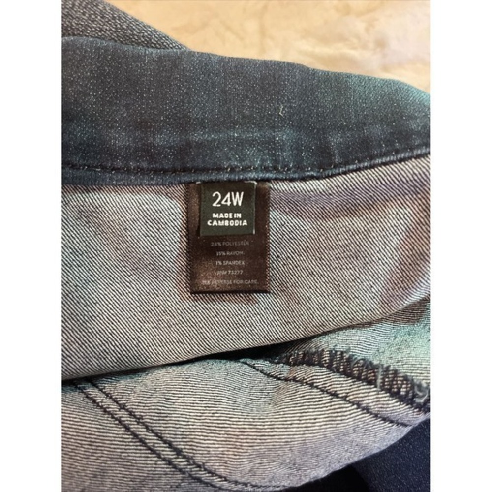 Simply Vera Wang Denim Blue Mid Rise Straight Jeans Cropped Short Sz 24 Plus View 5